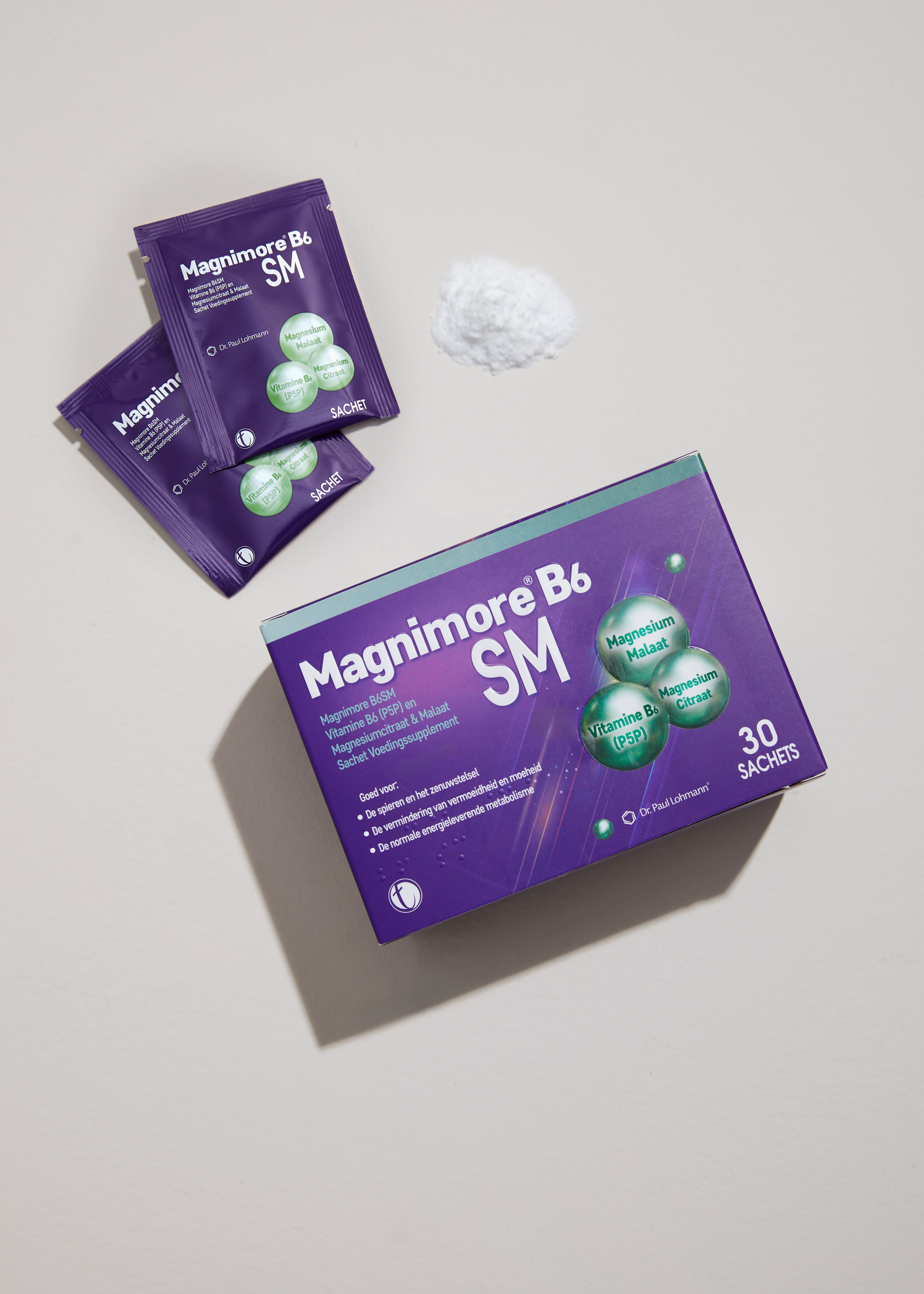 Magnimore B6 SM box with individual sachets and powder displayed on a neutral background

